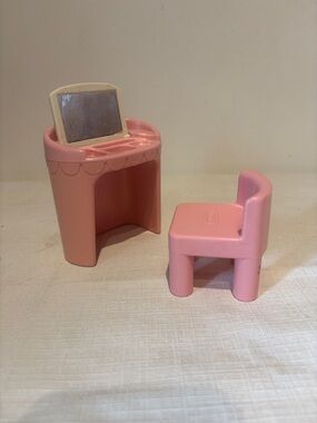 Vintage Little Tikes Dollhouse Vanity & Chair